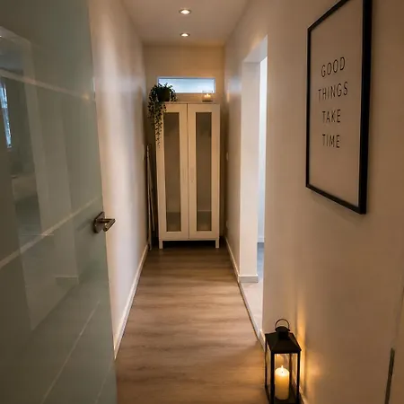 Apartment Living - Air Condition & Self Check-in